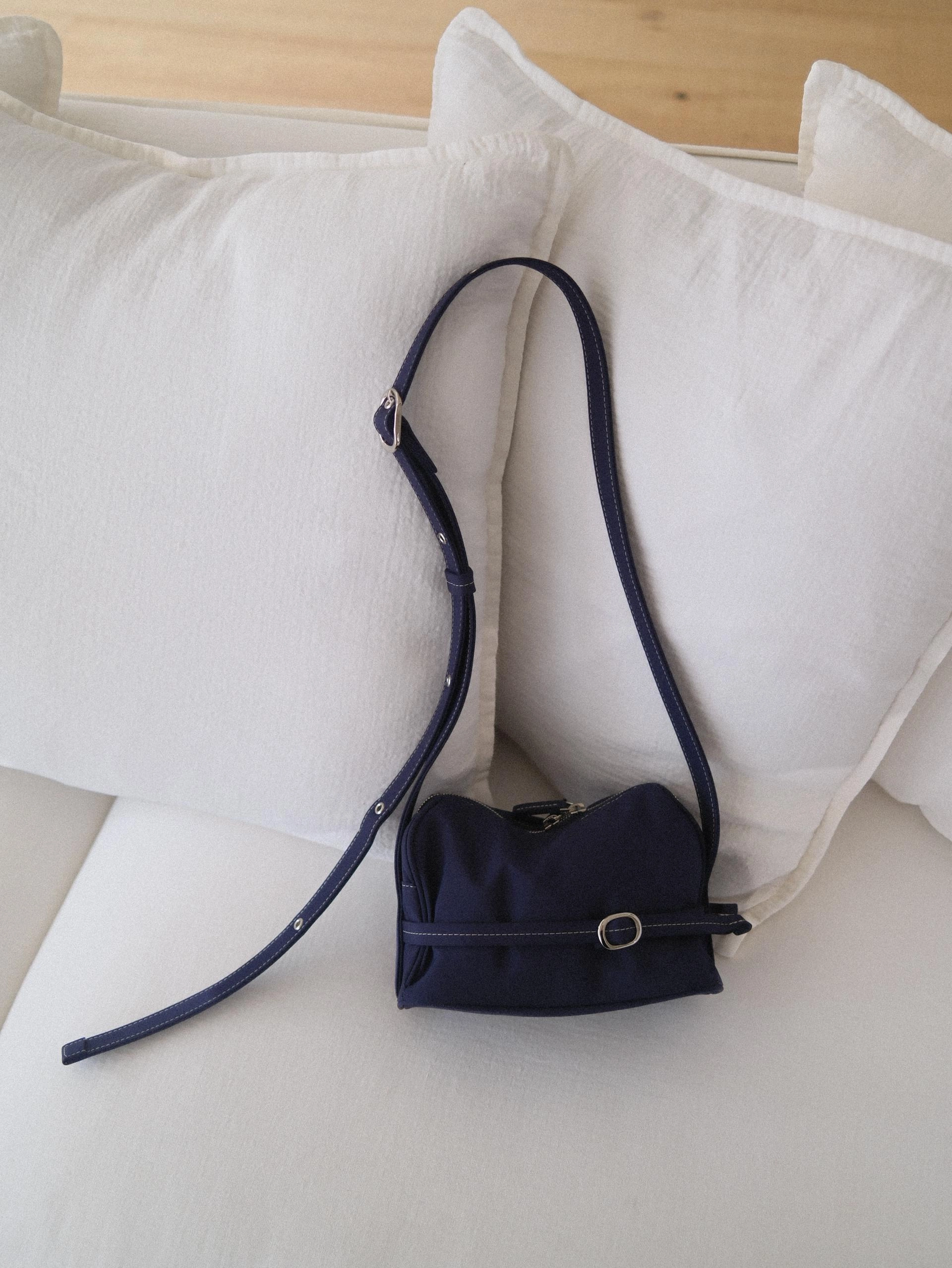 POTY MINI CROSS BAG / NAVY : 혜키
