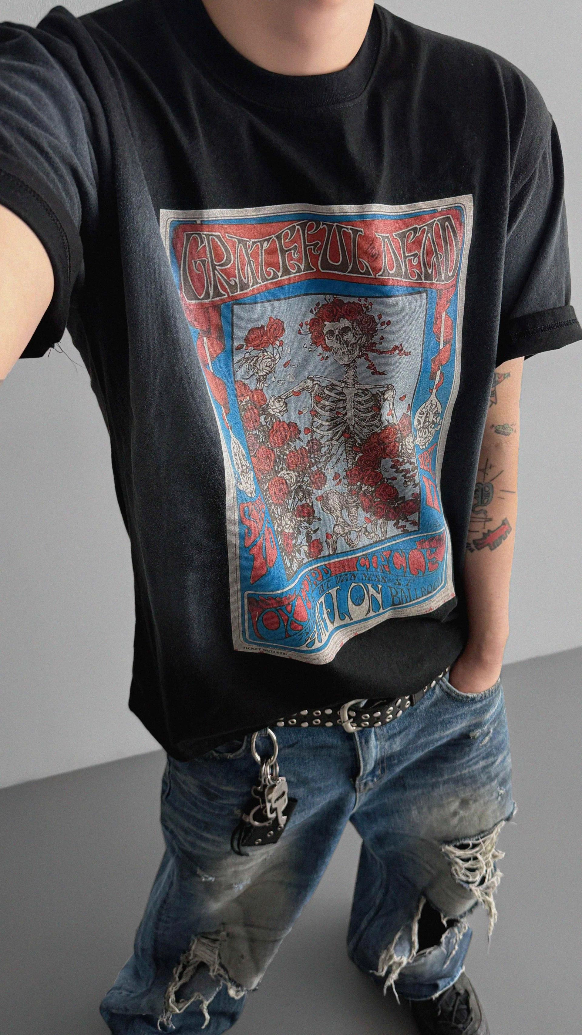 Skull dirty over half t