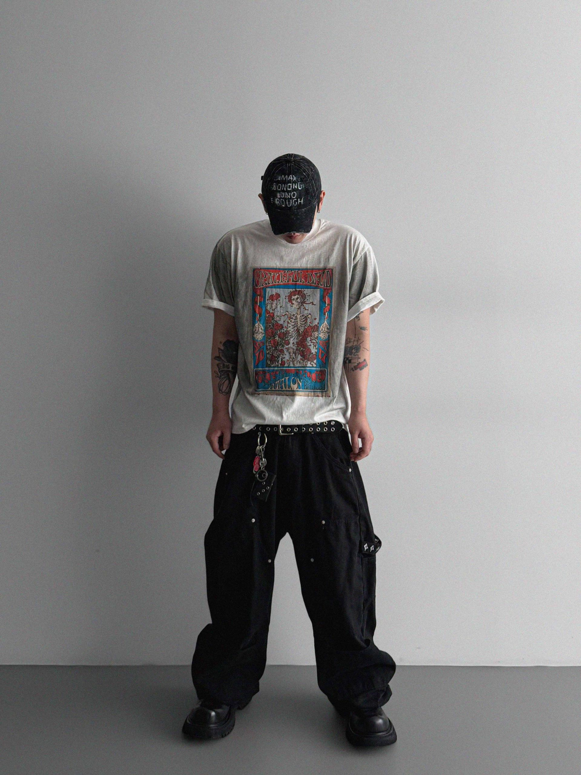 Skull dirty over half t
