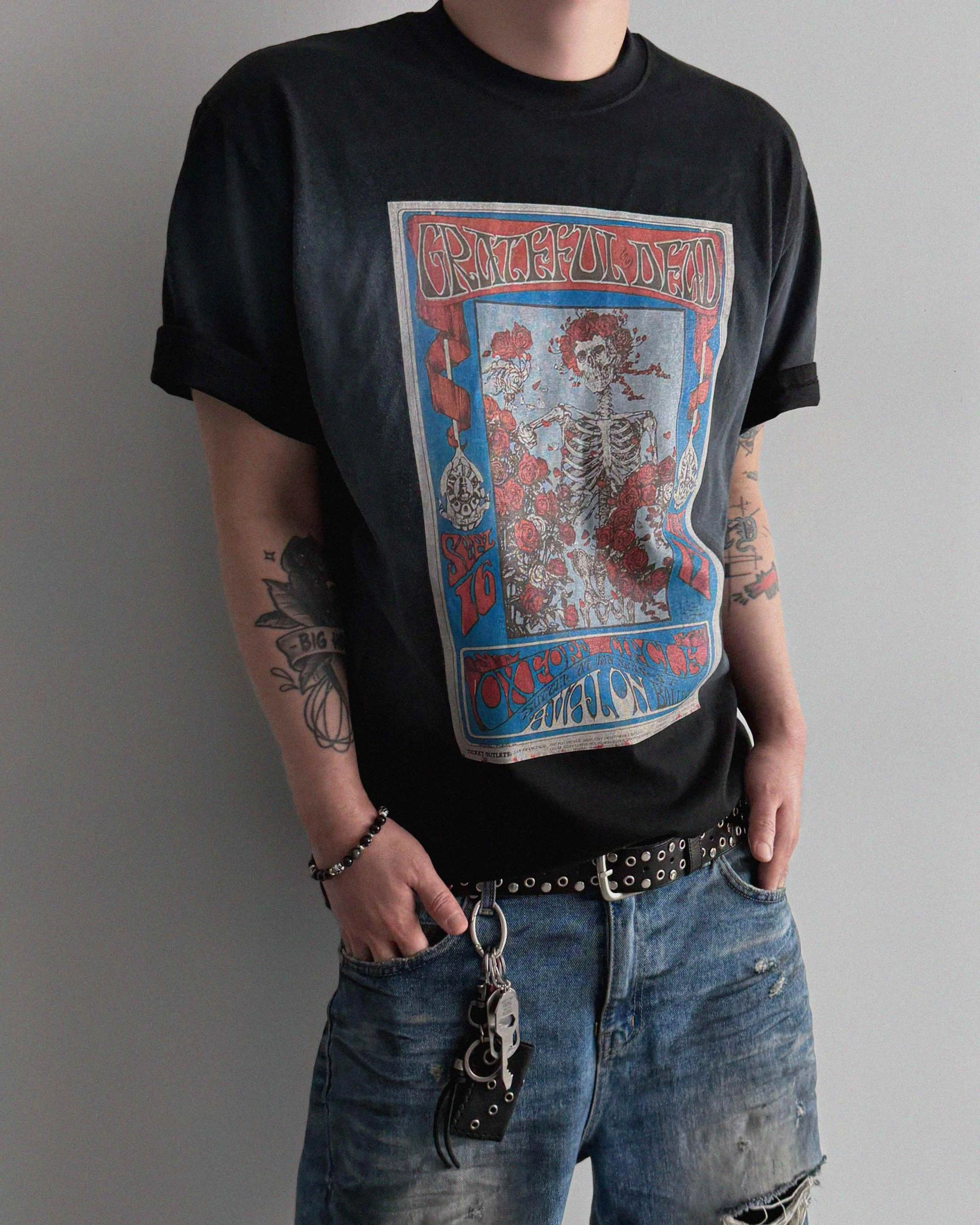 Skull dirty over half t