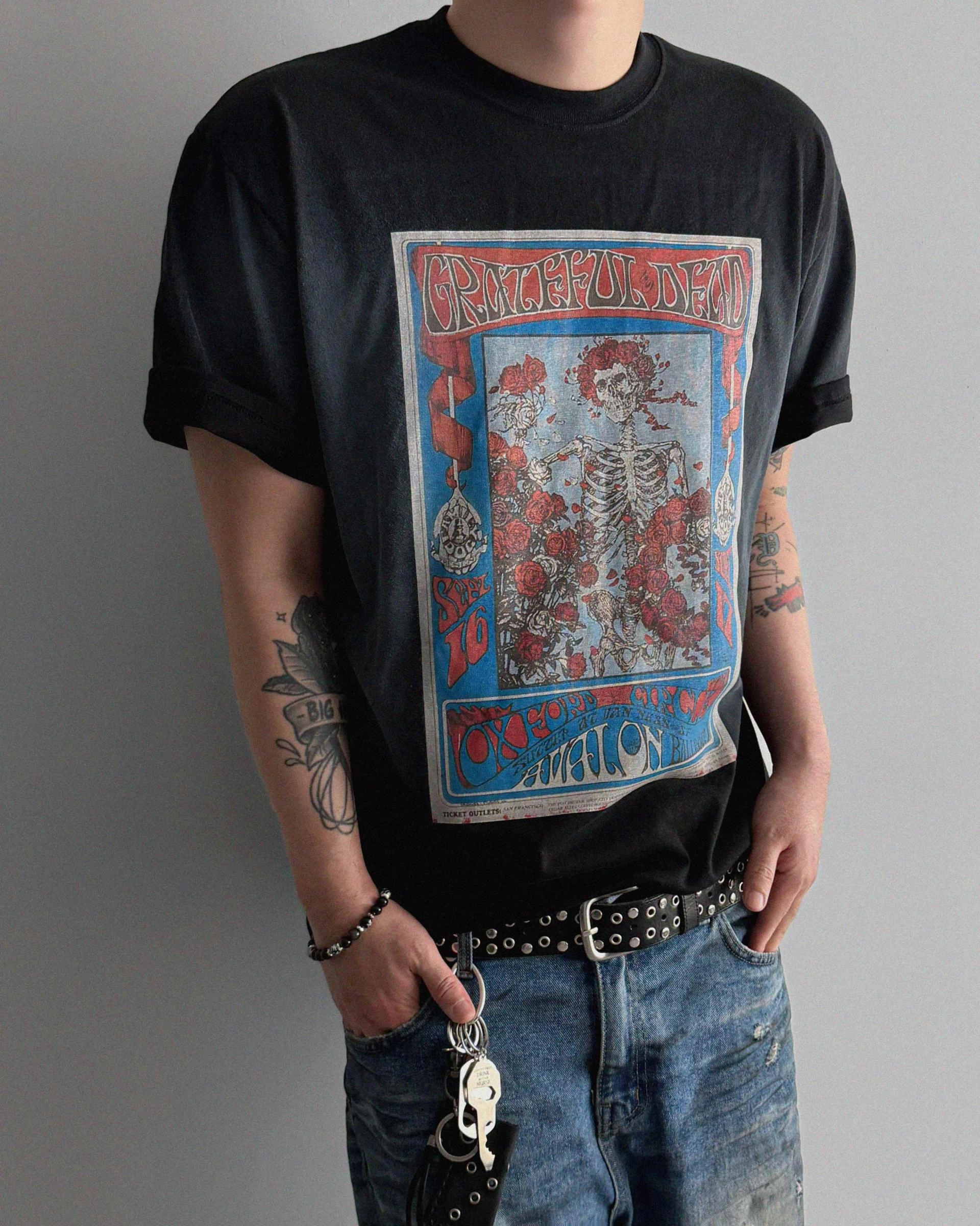Skull dirty over half t