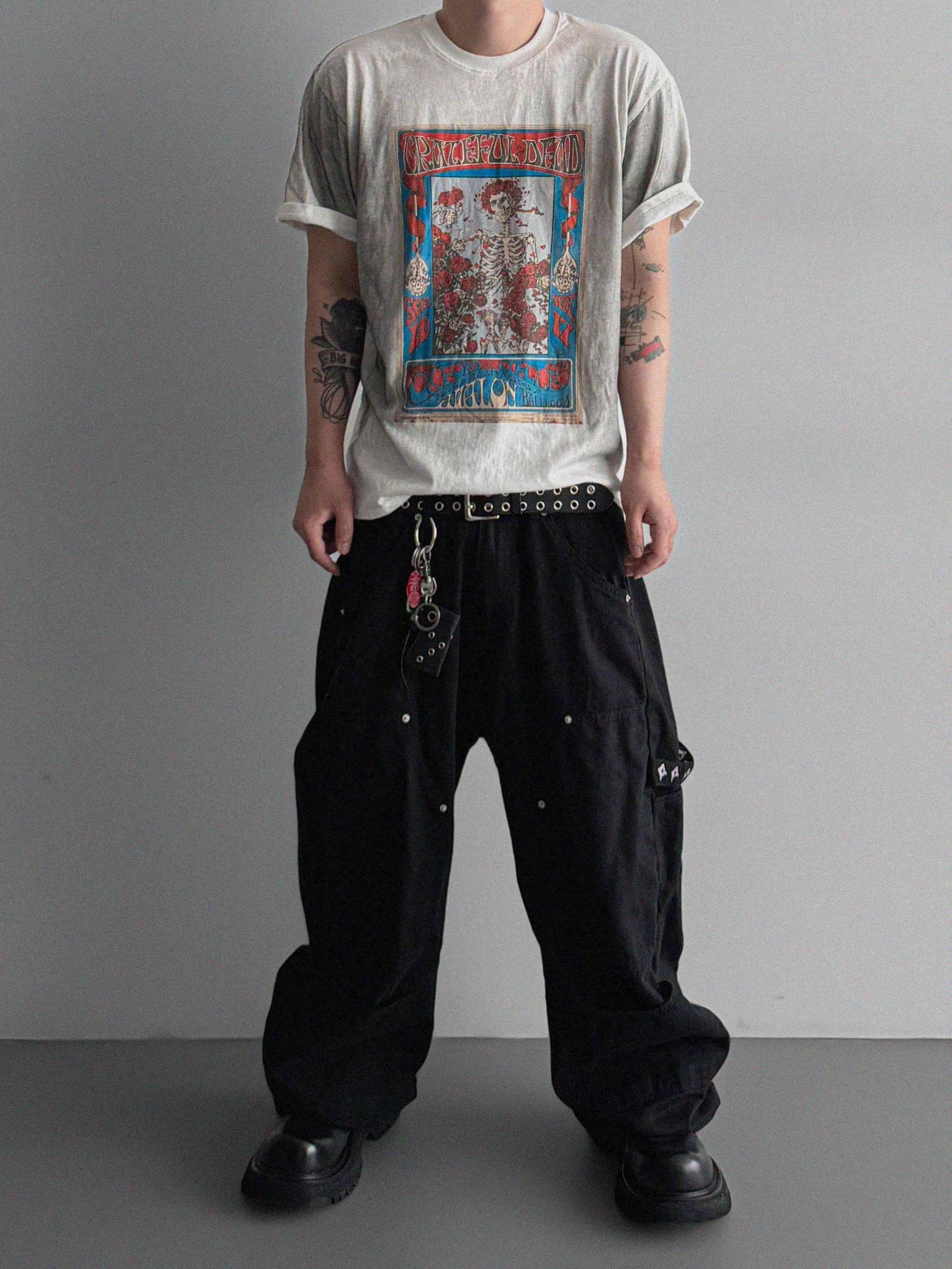 Skull dirty over half t