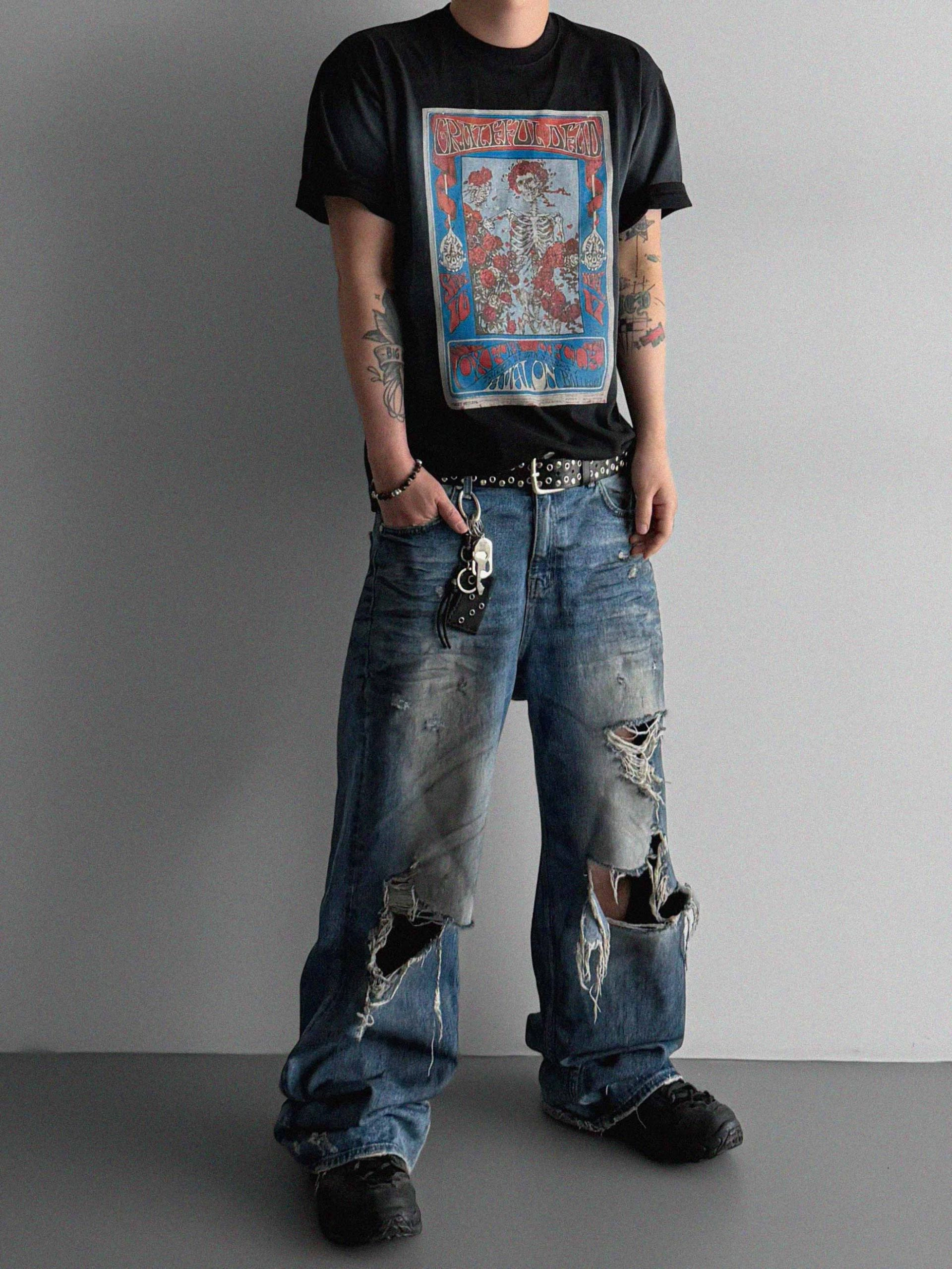 Skull dirty over half t