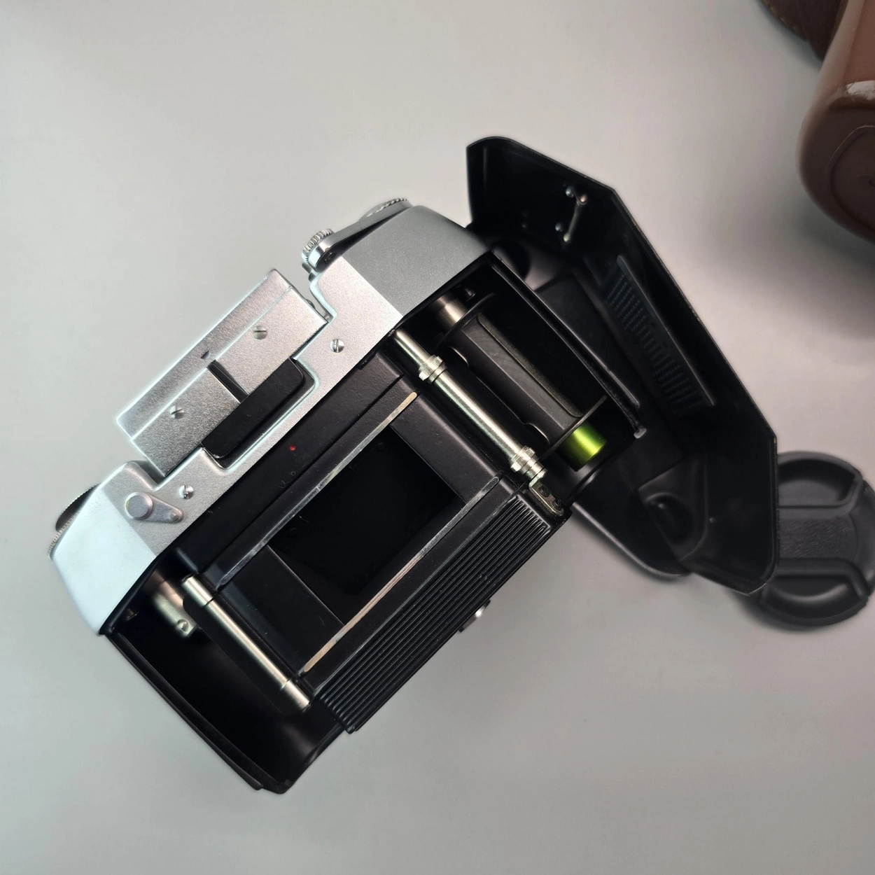 フィルムカメラ EXA 1a・Carl Zeiss Jane 50mm f2.8 EXA1が可愛すぎる！ウェストレベルファインダー・デビューは君に