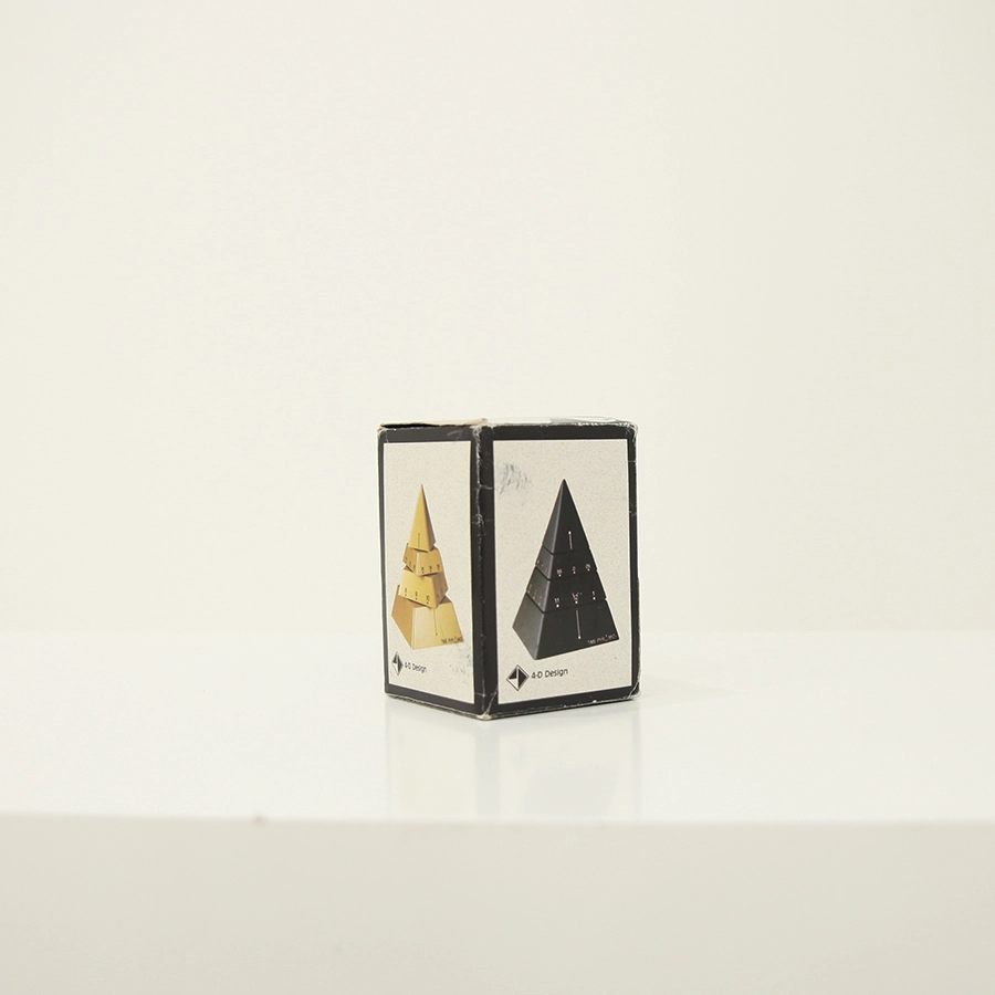 4D DESIGN original moving sculpture Time Pyramid Desk Clock (NIB
