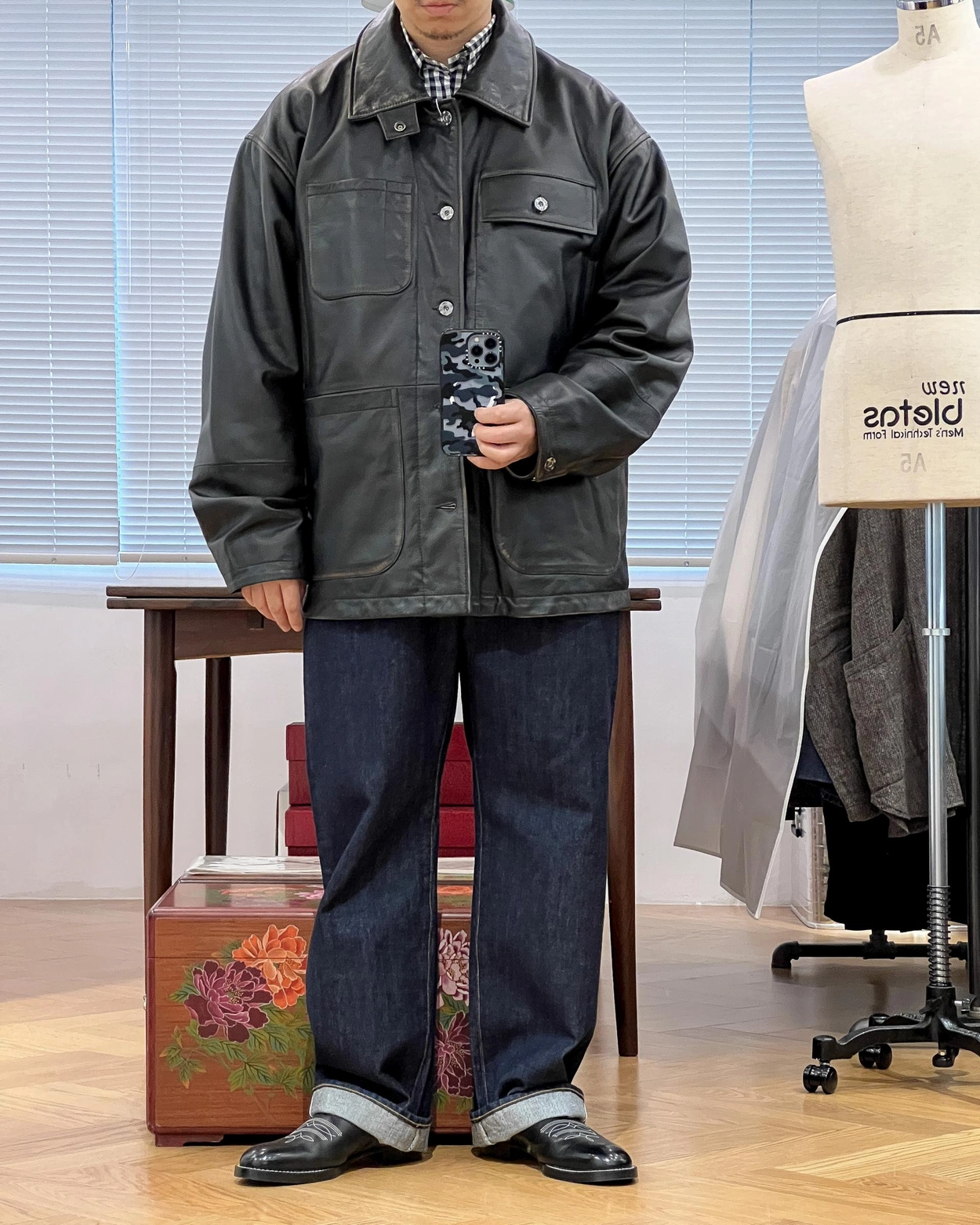 CCU [씨씨유] - Chore Jacket (Cow Skin/Used) - Black : W2KEND SHOP
