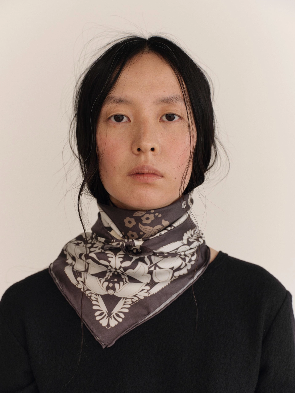 Blossom silk scarf / Melange grey : PULA