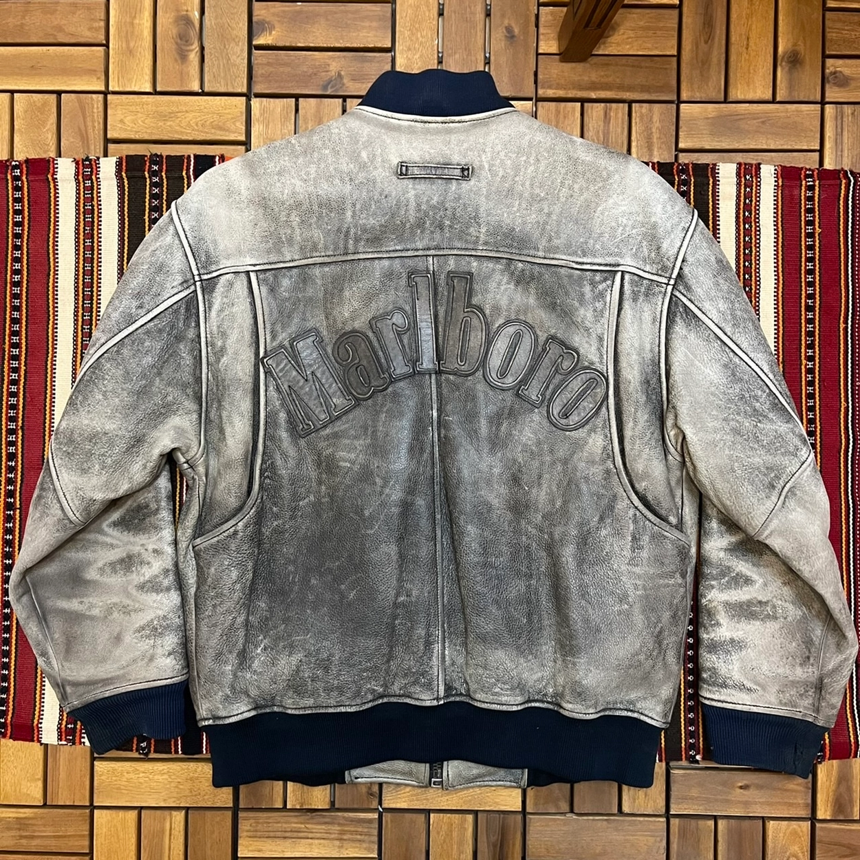 ジャケット・アウター Marlboro Cow Leather varsity jacket Marlboro Black Cowhide Varsity Jacket Bomber Jacket Vintage