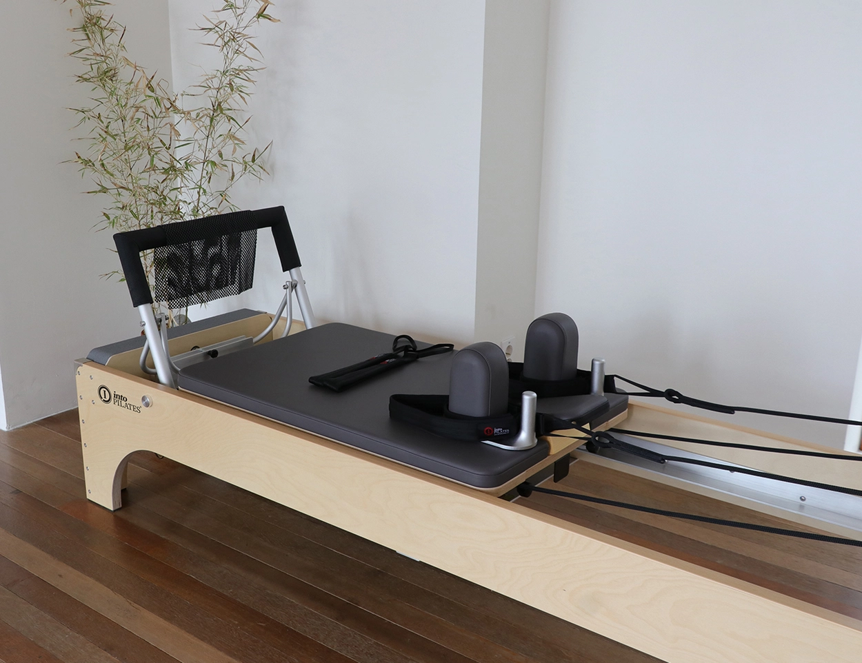 モダンリフォーマー : intopilates モダンリフォーマー : intopilates