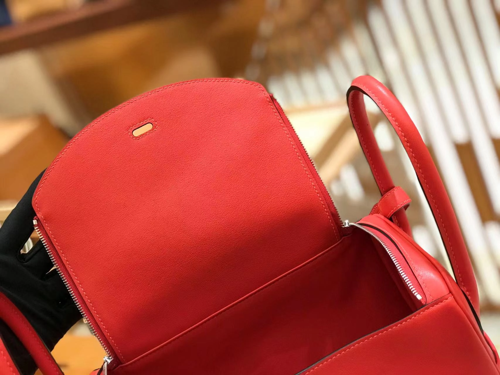 에르메스 린디 26 Rouge casaque (Swift)
