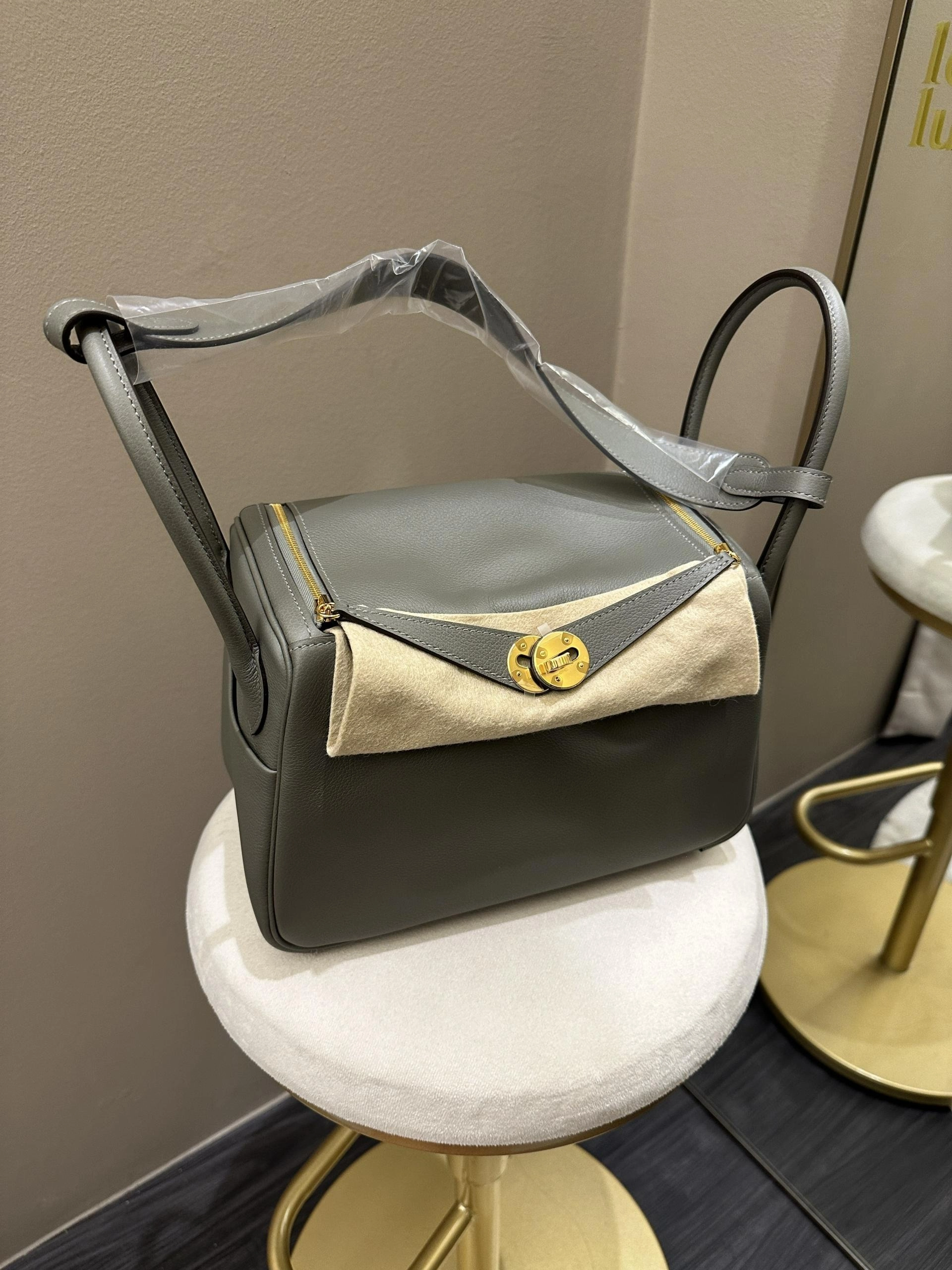 에르메스 린디 26 Gris meyer (Clemence)