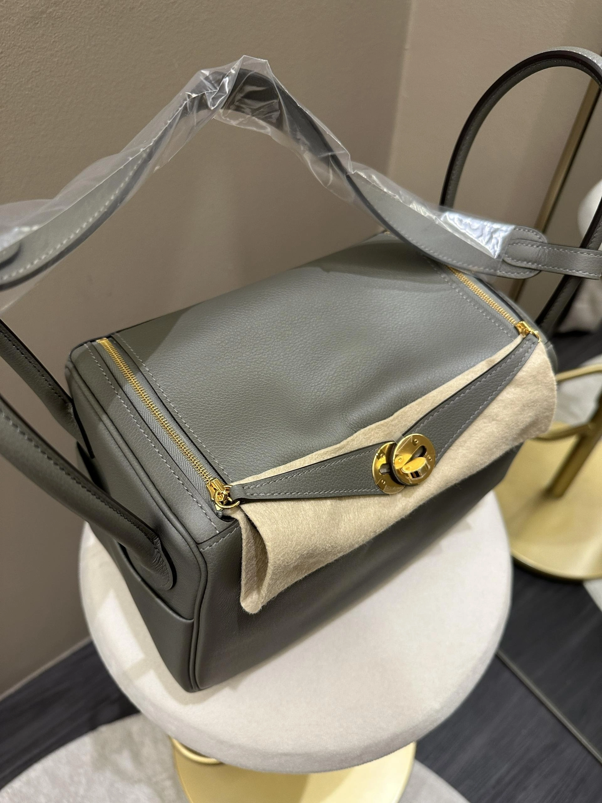 에르메스 린디 26 Gris meyer (Clemence)