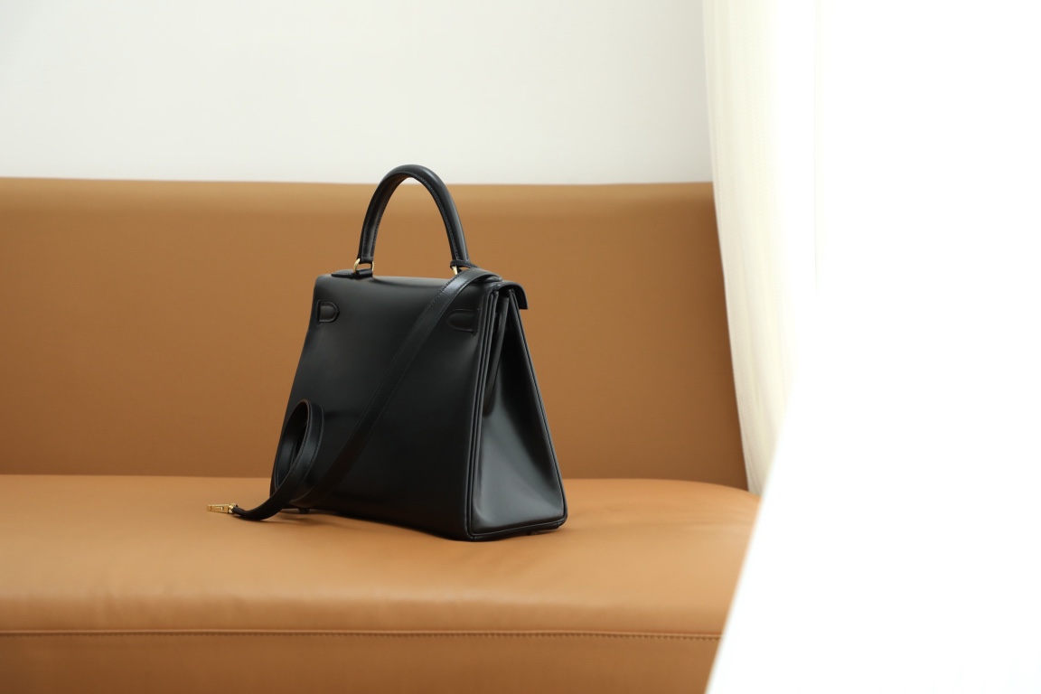 에르메스 켈리백 28 Noir (Box calf)