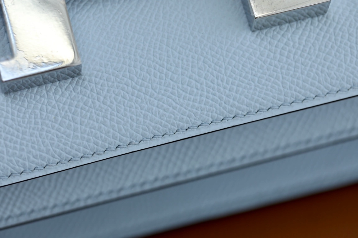 에르메스 콘스탄스 24 Blue brume (Epsom)