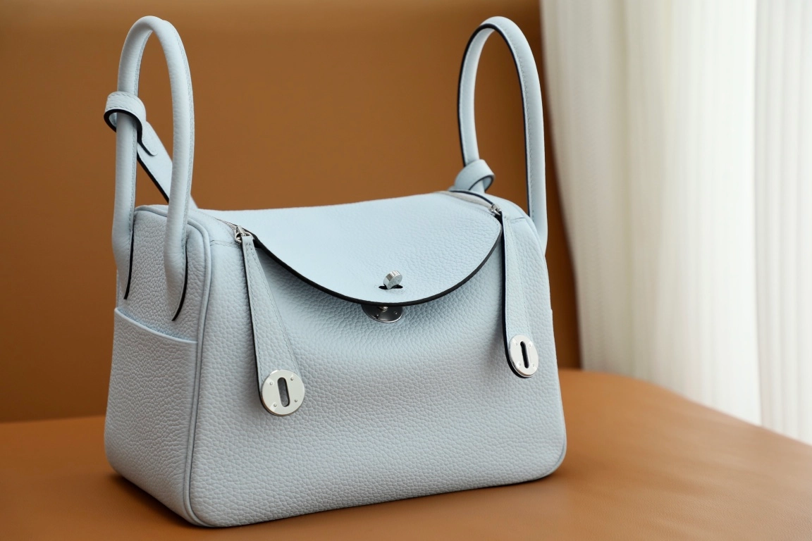 에르메스 린디 26 Blue brume (Clemence)