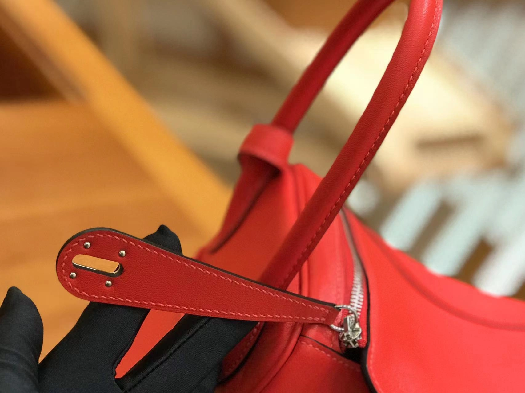 에르메스 린디 26 Rouge casaque (Swift)
