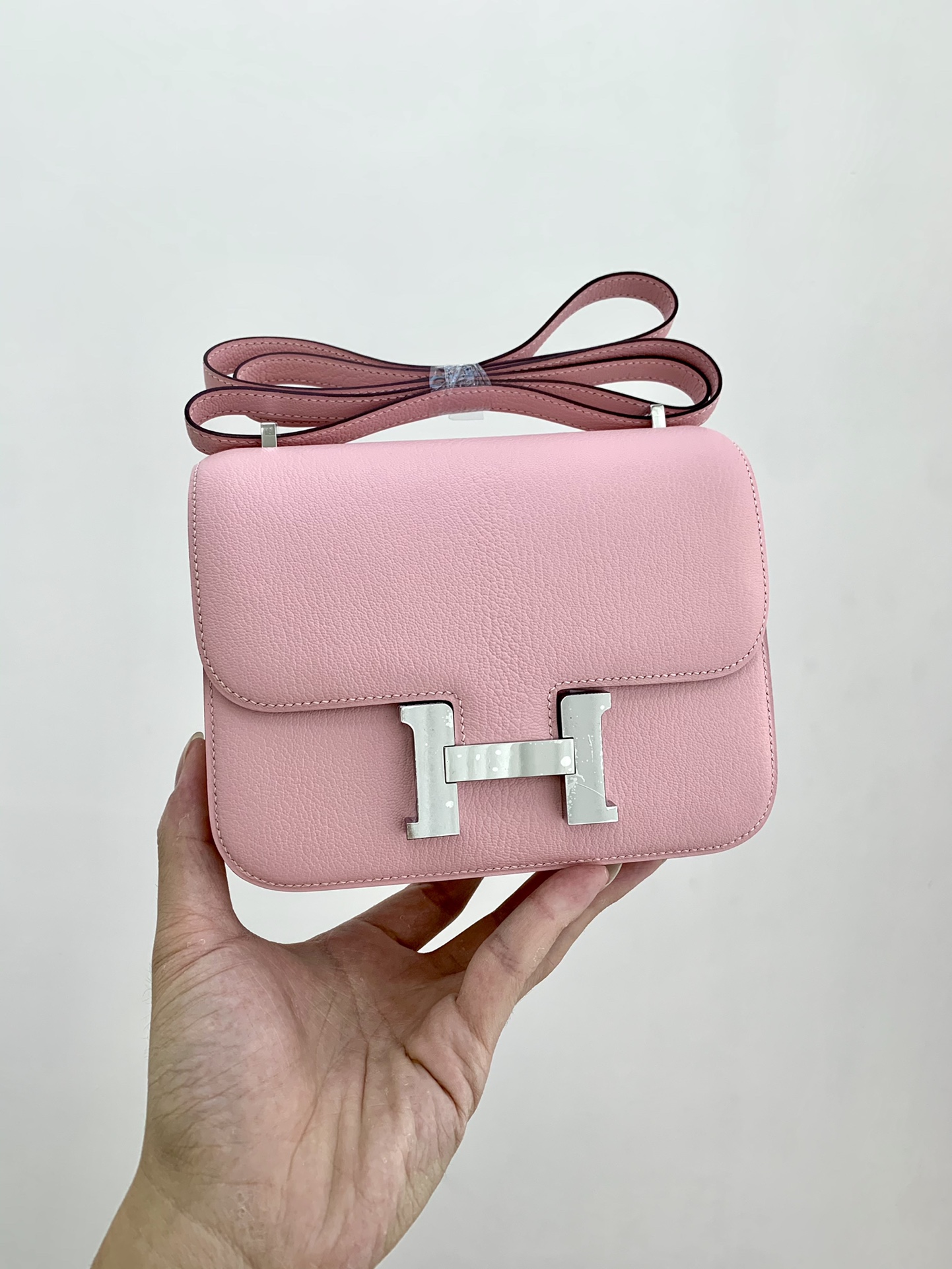 에르메스 콘스탄스 18 Rose sakura (Epsom)
