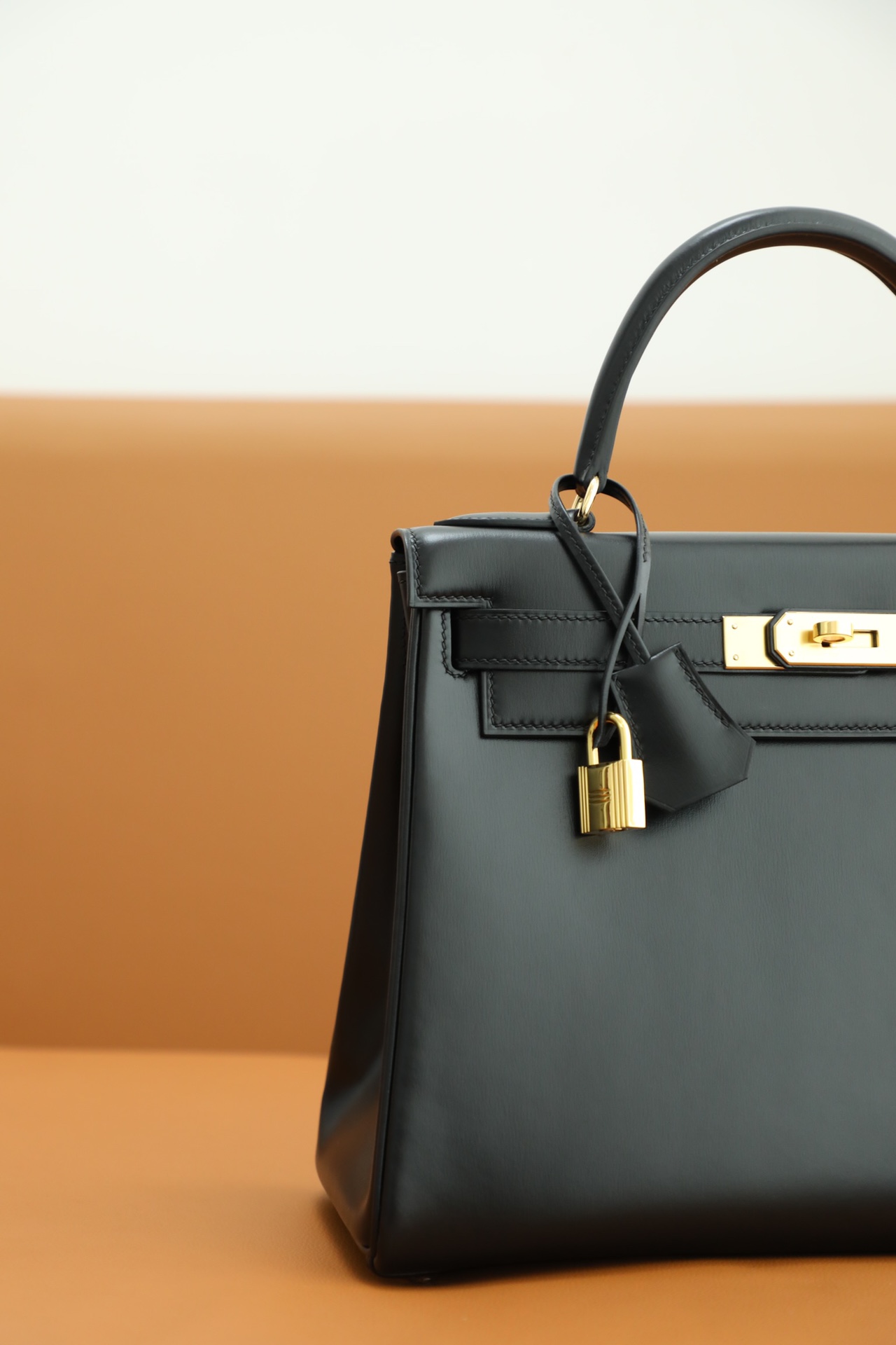 에르메스 켈리백 28 Noir (Box calf)
