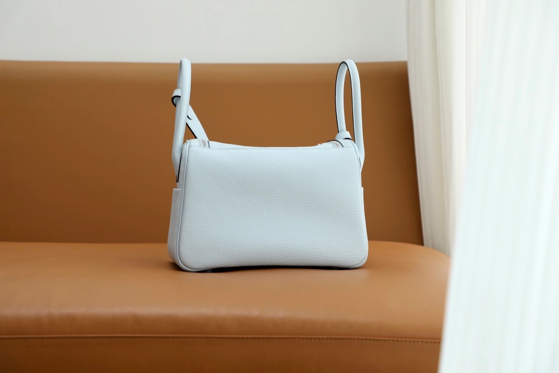 에르메스 린디 26 Blue brume (Clemence)