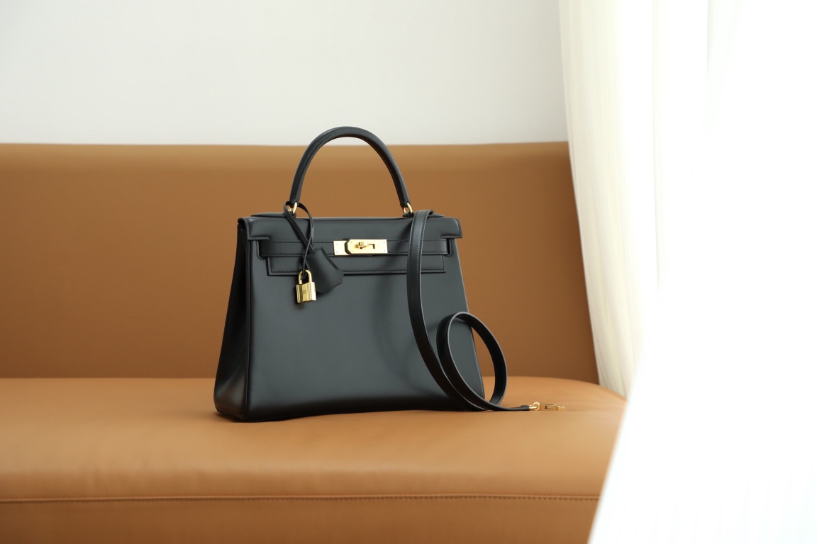 에르메스 켈리백 28 Noir (Box calf)
