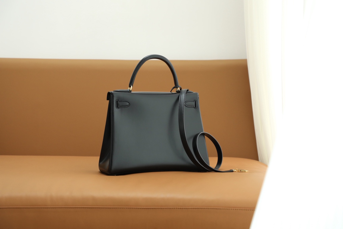 에르메스 켈리백 28 Noir (Box calf)