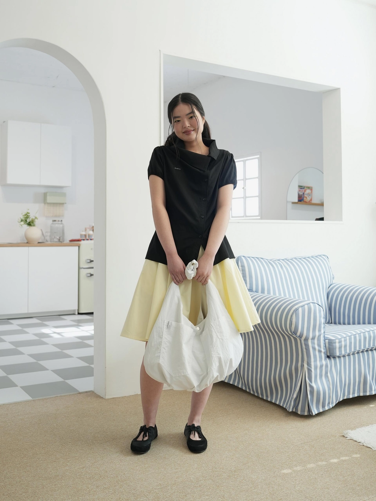 3차] REVERSIBLE POCKET BAG (LIGHT YELLOW & WHITE) : 온스카 ONSKA