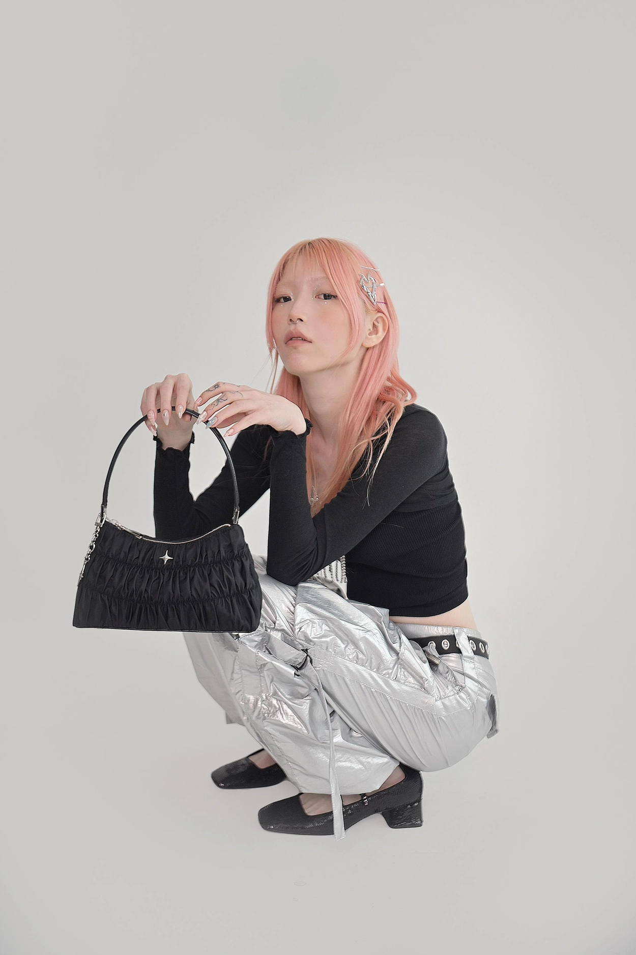 人気【FOR APPEAL】LWOMEN SPARKLE STAR SHIRRING HOBO BAG 포어필