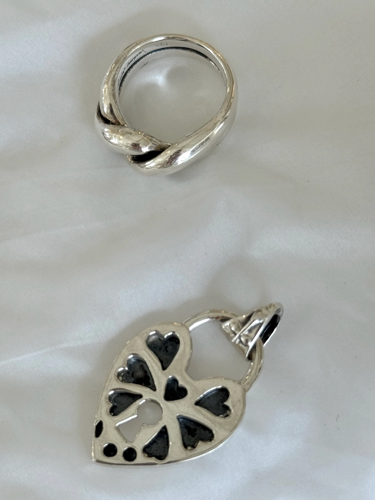 런던 하트 실버 넥클레스 런던 하트 실버 넥클레스