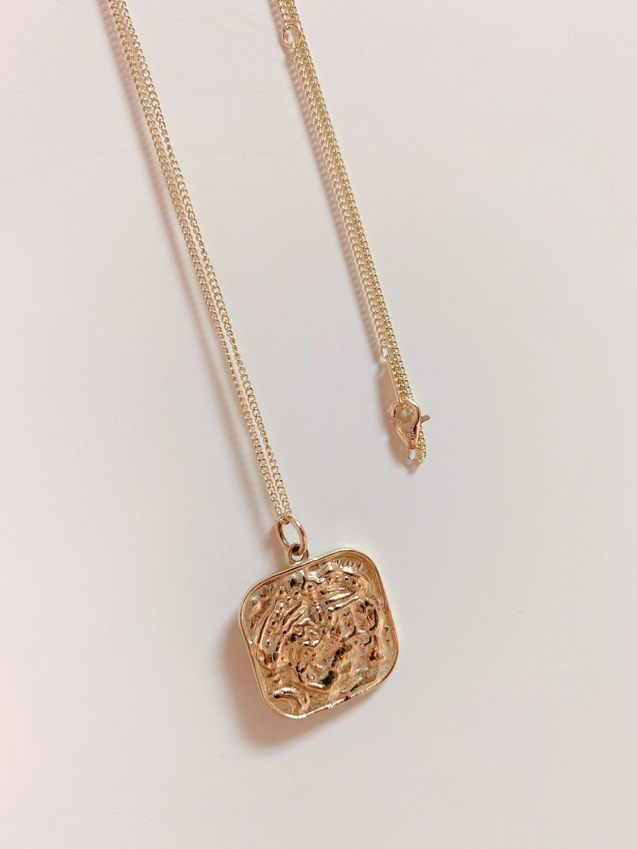 스퀘어 코인 목걸이 : 어메종 Aumaison | 매일 착용하는 클래식 & 프리미엄 주얼리