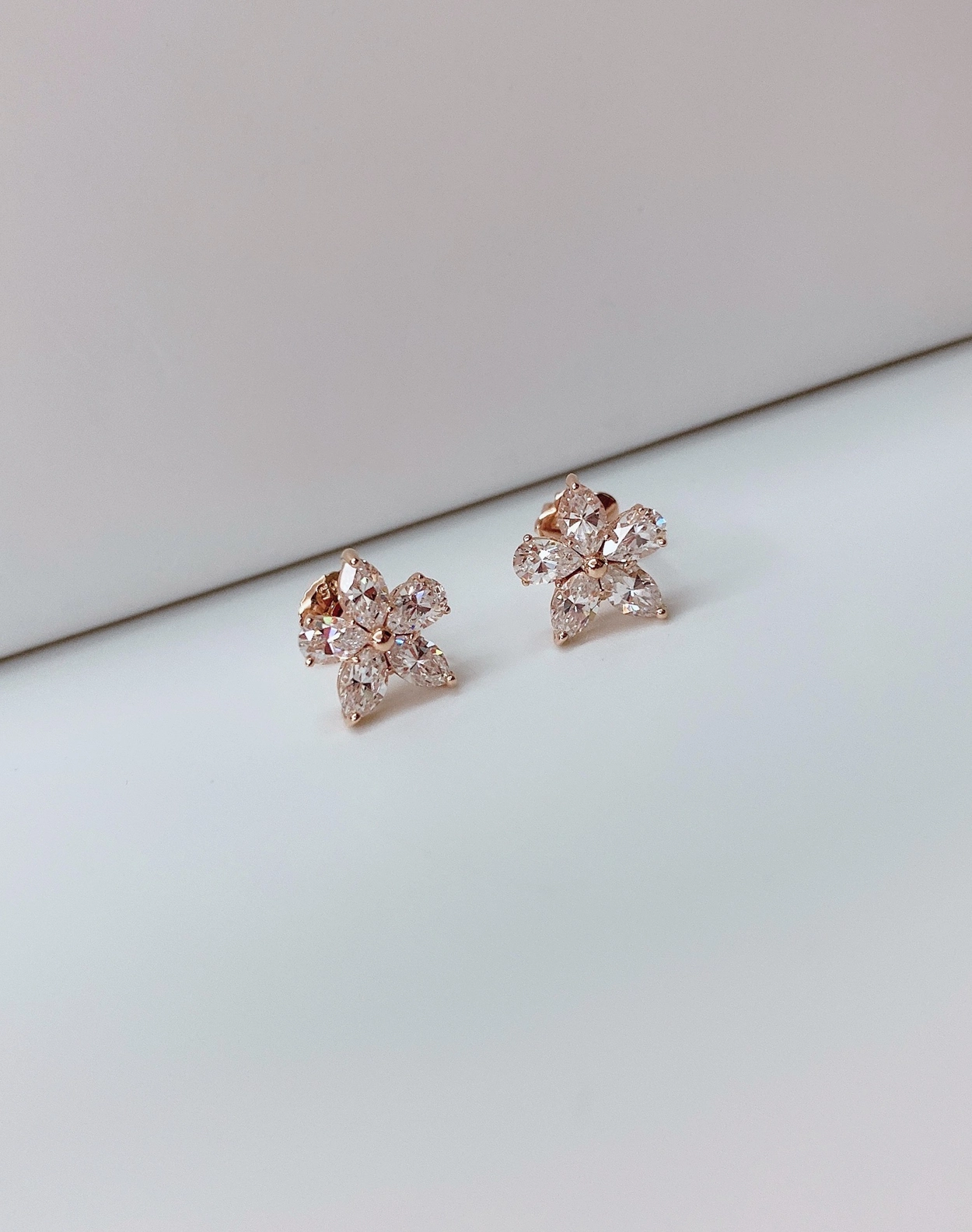 플로르 귀걸이 : 어메종 Aumaison | 매일 착용하는 클래식 & 프리미엄 주얼리