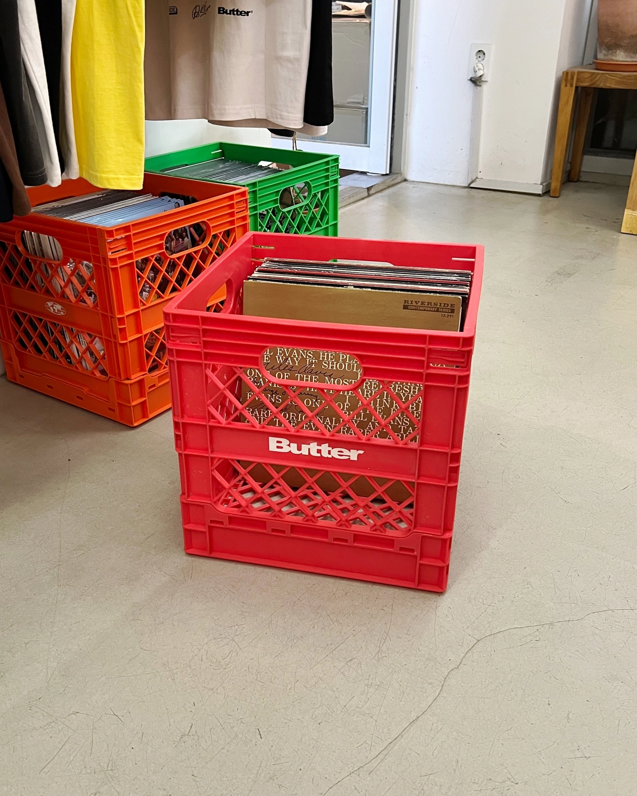 Butter Goods] Collapsable Record Crate - Red : SOUNDS GOOD STORE