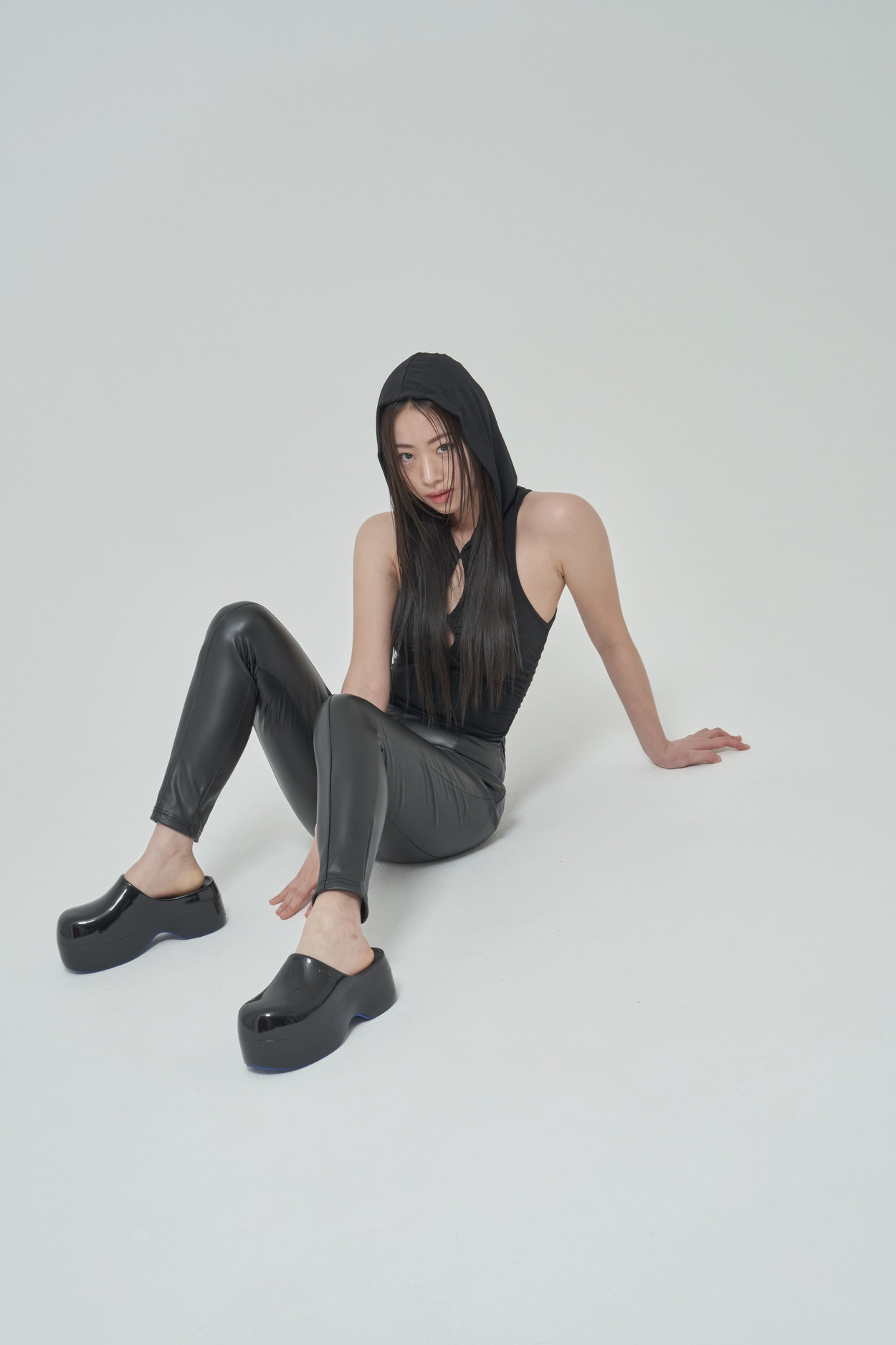 1F GLOSSY BLACK : 오프오프 OFOF 공식몰