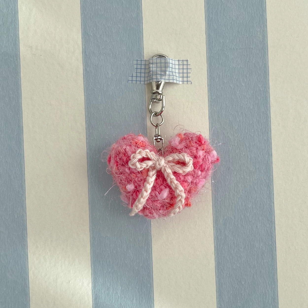 【VVV】韓国人気★Logo Heart Ribbon Keyring 503 studio