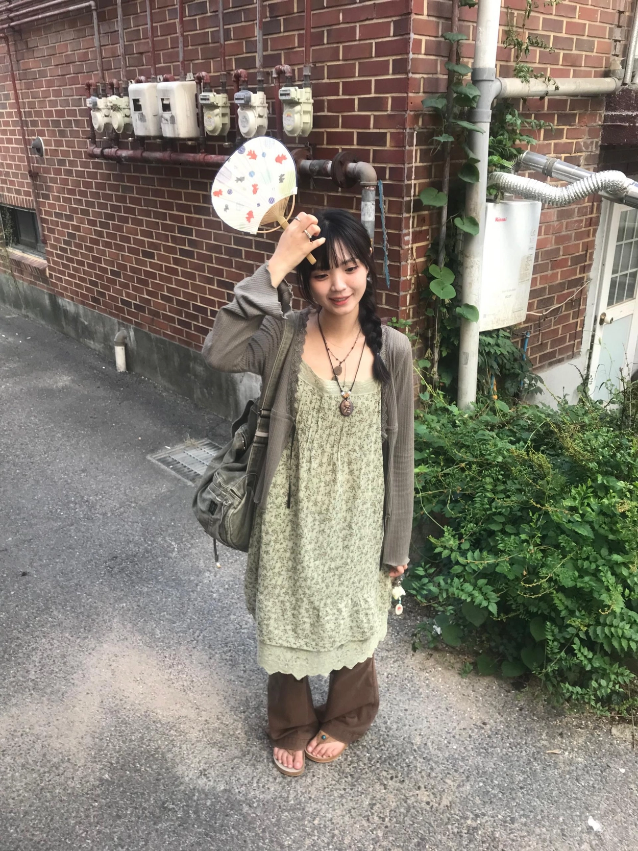 フラワーAラインワンピース ジャガードフラワーAラインワンピース（黒）ハイウエストデザイン