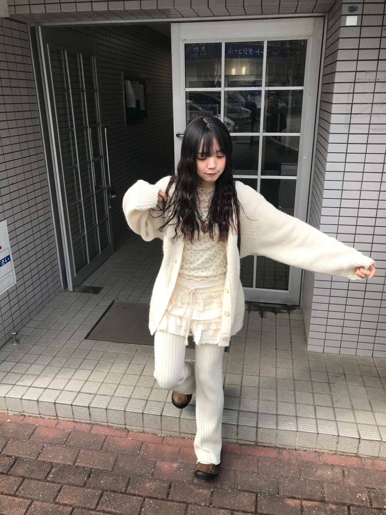 【美品】[パンツ型裏地付き] フリルストリングスカート cream パンツ型裏地付き] フリルストリングスカート | ファッション