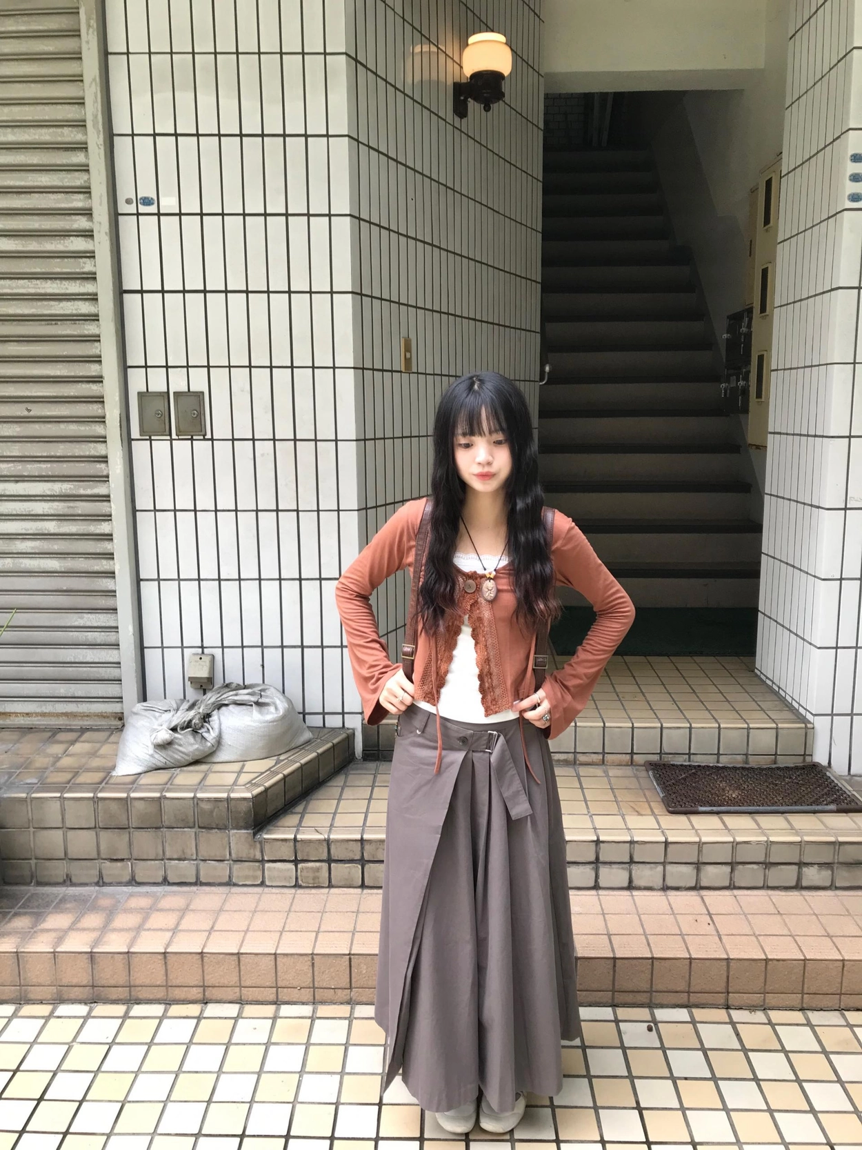 CLEANA ネイビー サテン プリーツロングスカート