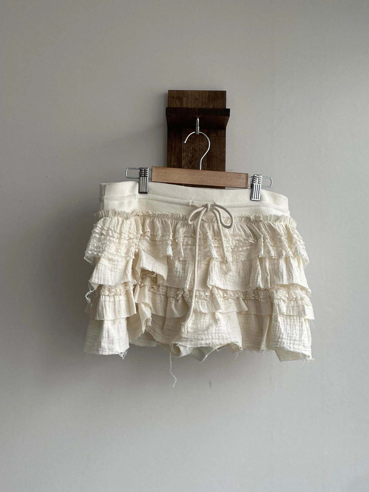 パンツ型裏地付き] フリルストリングスカート | ファッション通販