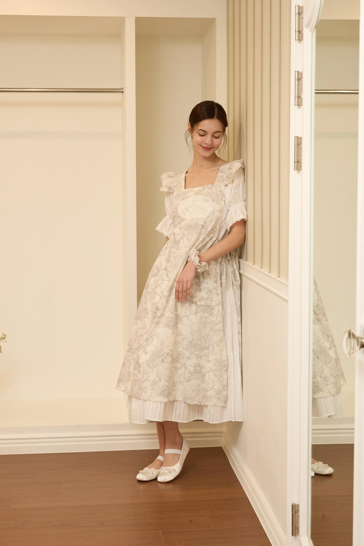 ★韓国★人気★DUBLEVE★High Quality Label Apron★2color LAVELLE APRON : DUBLEVE 드브르베