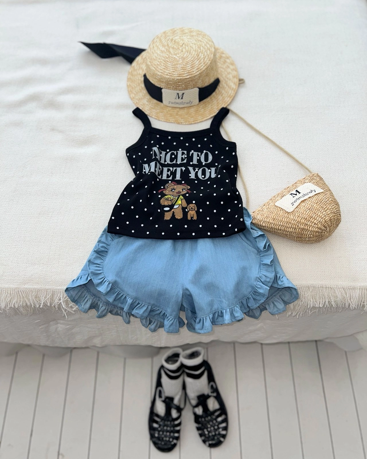 Apple Smile NICE Sleeveless Black