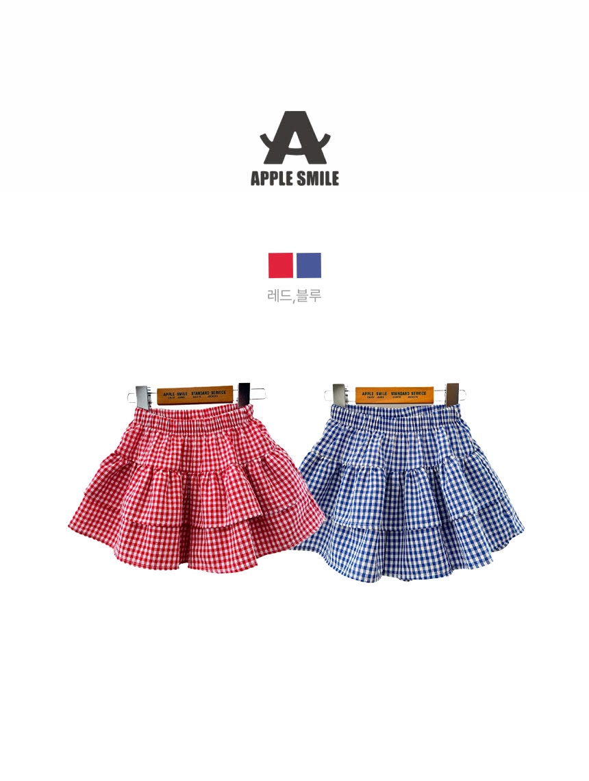 Apple Smile Tiered Shorts Red