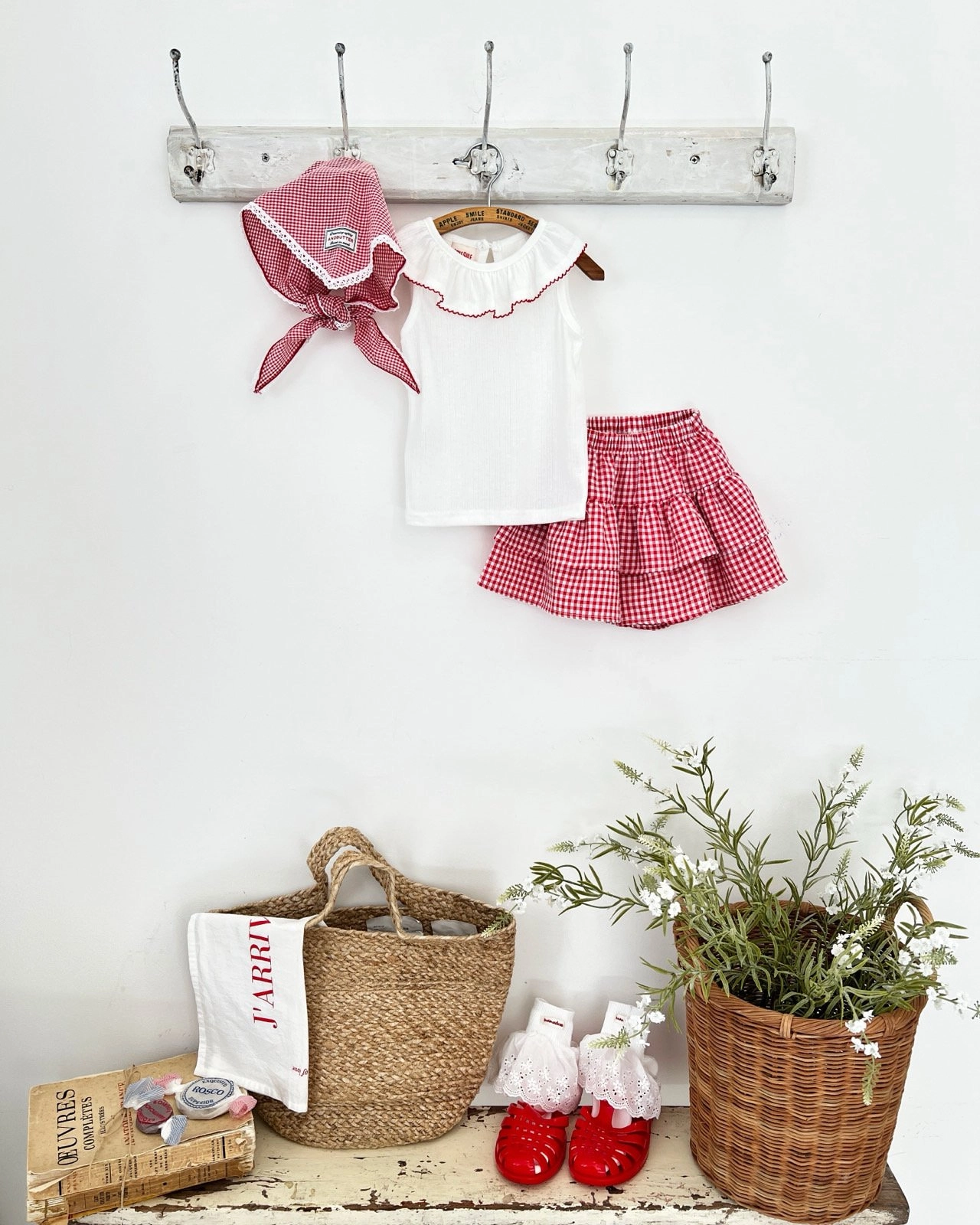 Apple Smile Pincoat Sleeveless Ivory