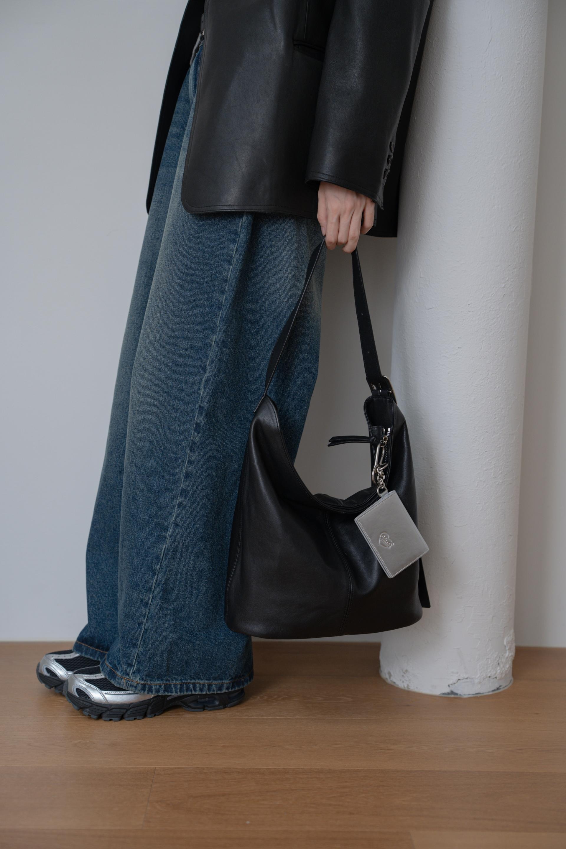 Bawu拉链水桶包 / Bao Bag