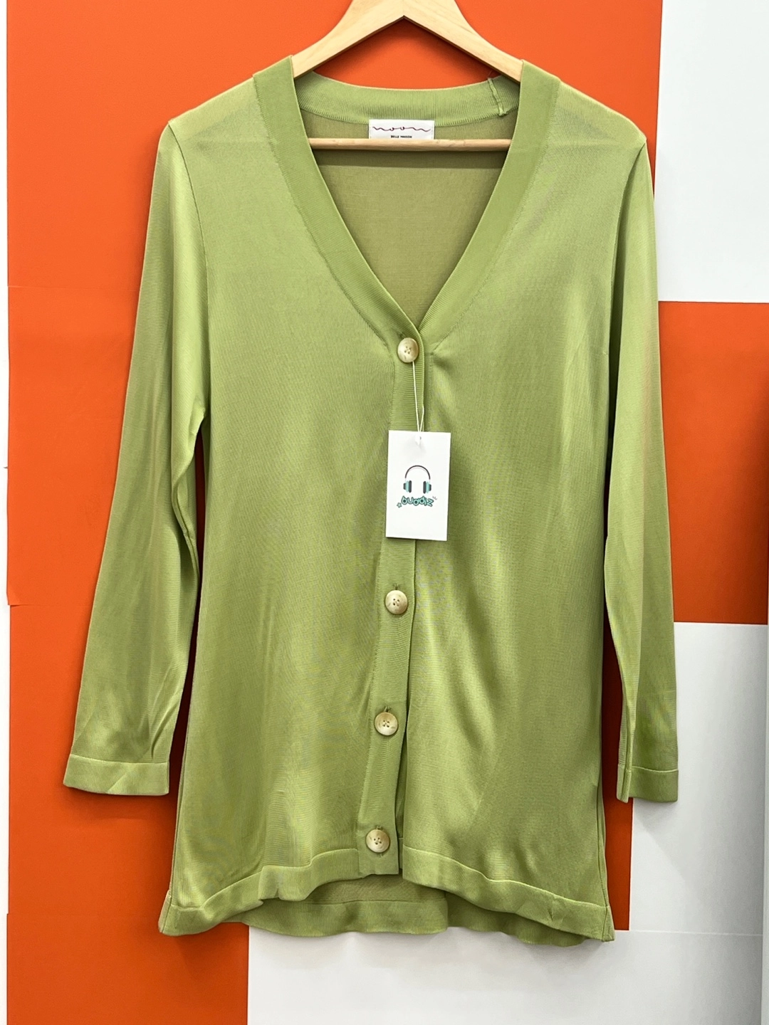 BELLE MAISON 아크릴 가디건 L