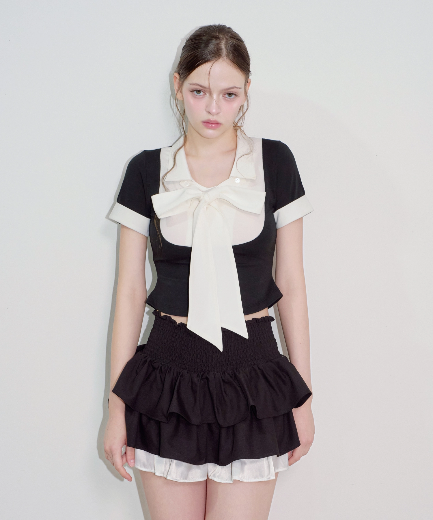 ARCMETHOD（アークメソッド）の「Layered Ribbon Scarf-Tie Short Sleeve Top (black)（Tops）」