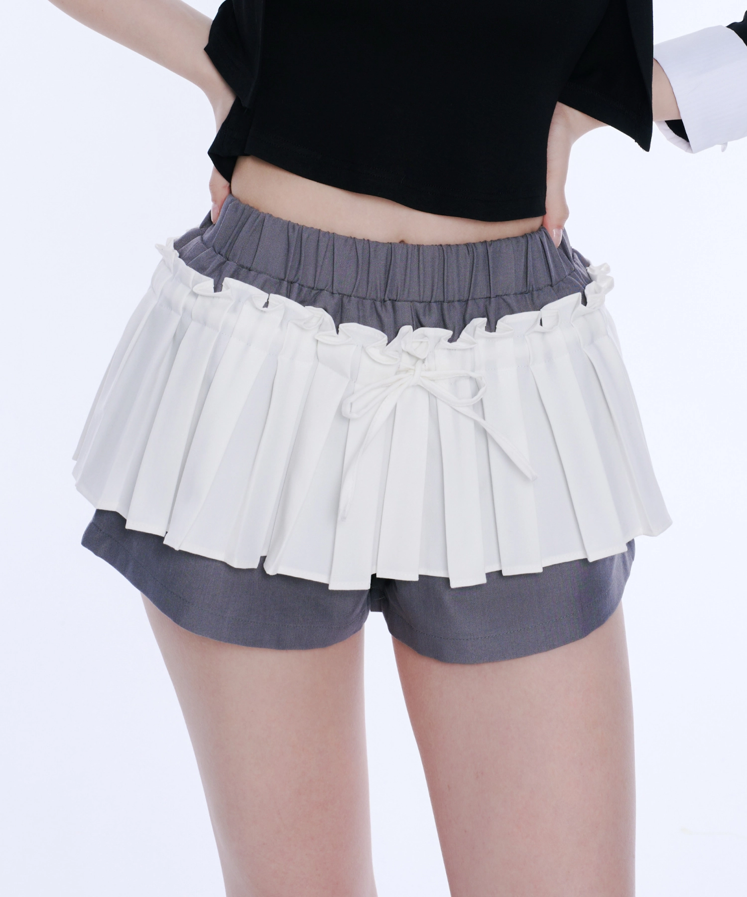 ARCMETHOD（アークメソッド）の「Frill Pleated Skirt Pants (White&Grey)（Skirts）」