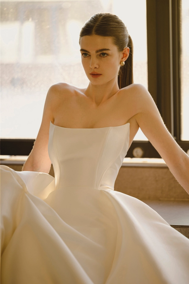 긴 드레스 모델 착용 이미지-S1L26