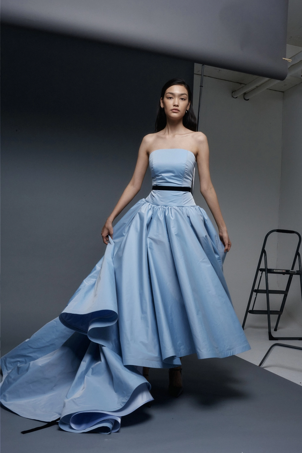 드레스 모델 착용 이미지-S2L9