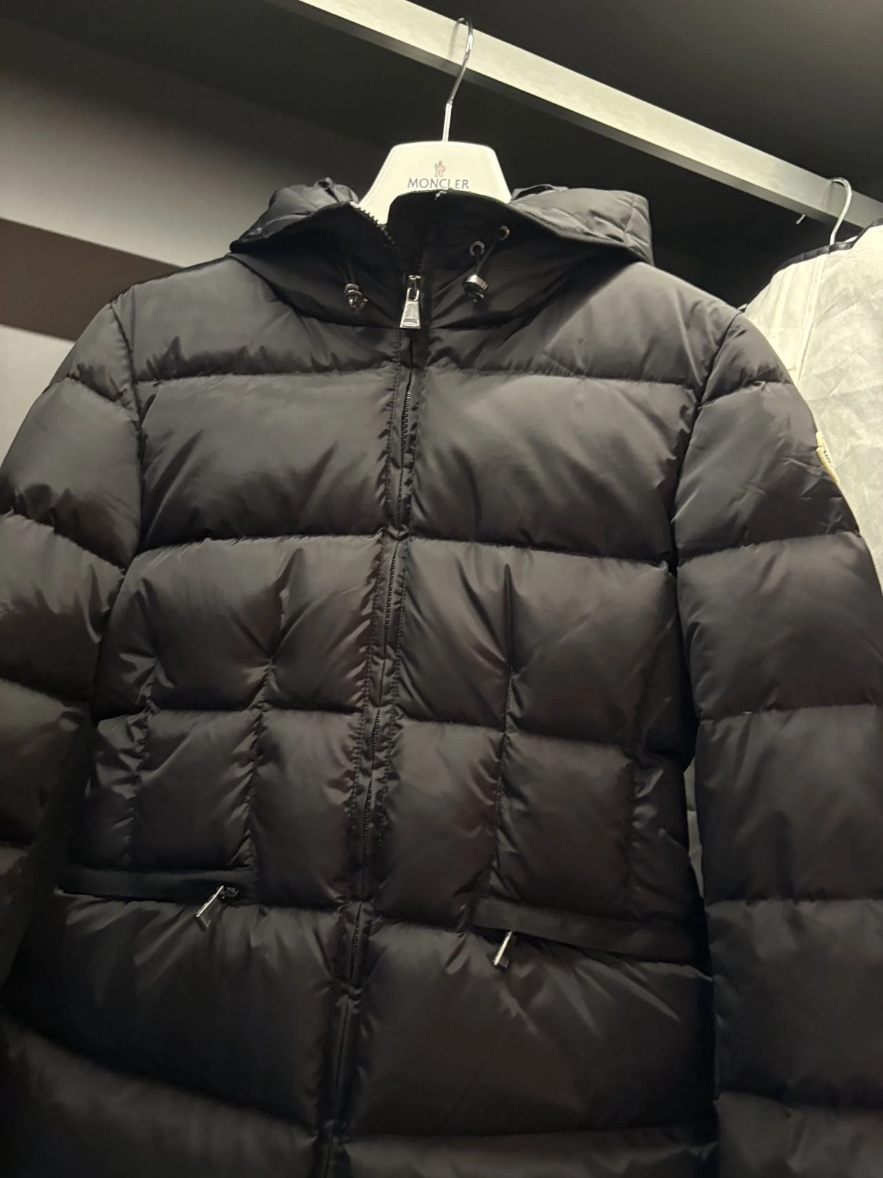 아보체 쇼트 다운 패딩