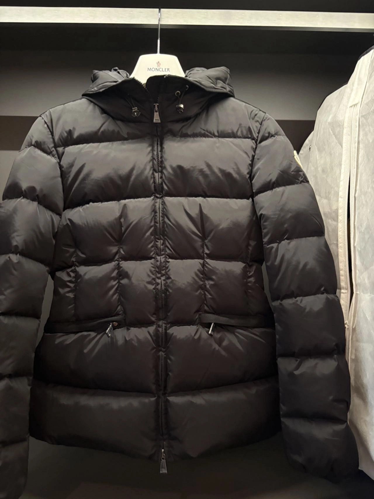 아보체 쇼트 다운 패딩