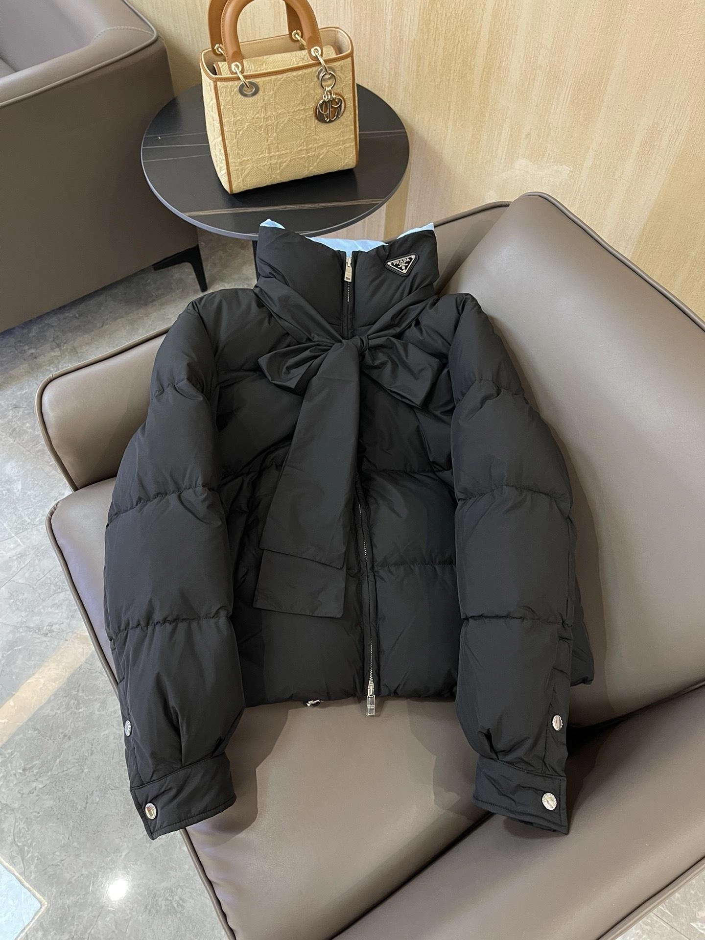 리나일론 숏 다운 재킷